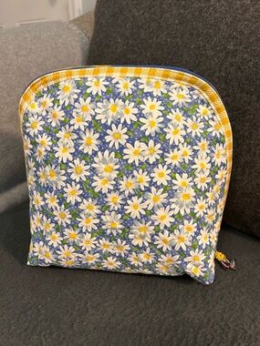 Floral Daisy Quilted Cosmetic Pouch - Blue & Yellow